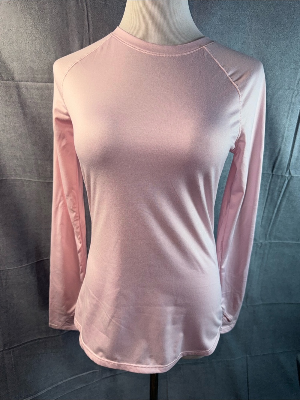 2168-Cuddl Duds Women's Long-Sleeve Crewneck Top in Pale Pink